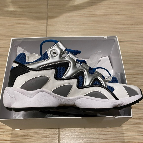 🆕 SANDRO Sneakers - Picture 6 of 7